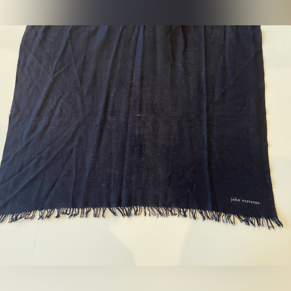 John Varvatos Navy 100% Cashmere Scarf - Picture 5 of 6
